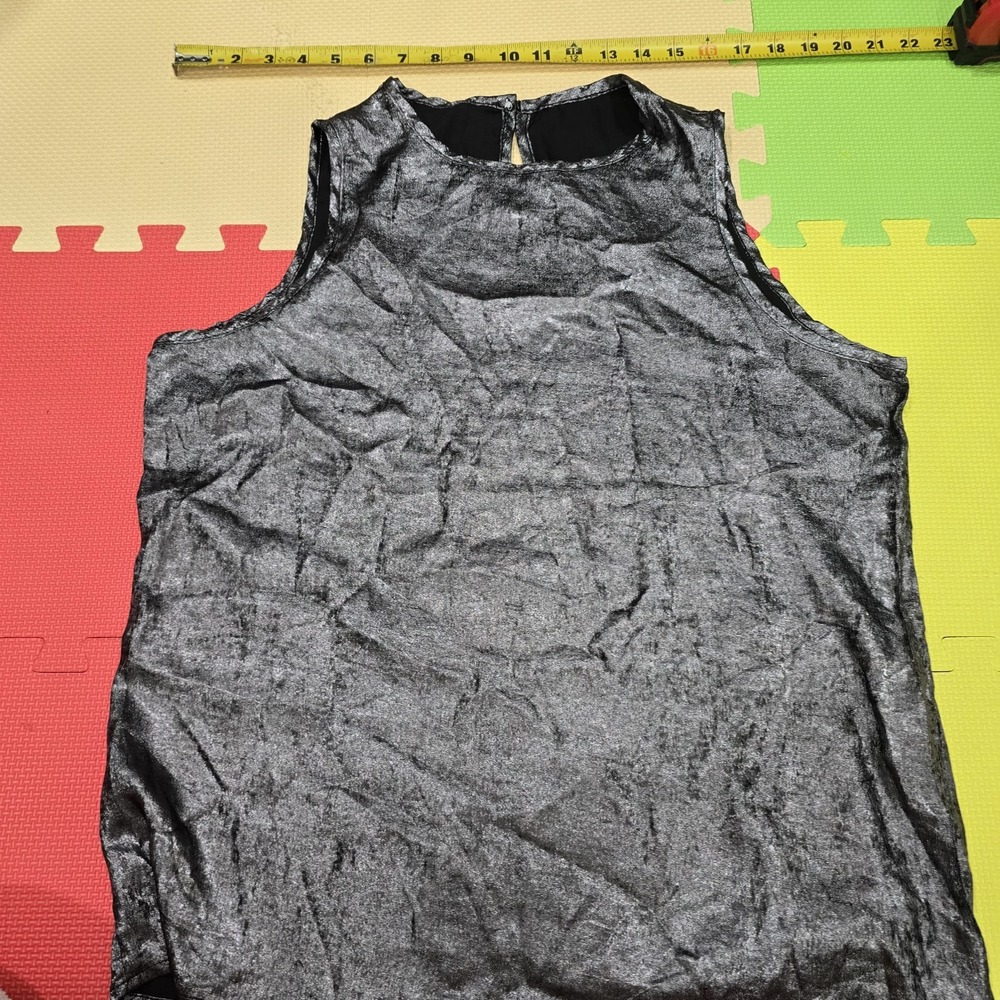 SHEIN Metallic Silver Textured Sleeveless Tank Top Blouse - Size L (8/10) - EUC